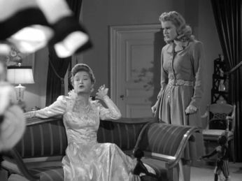 another of those interesting compositions with a foregrounded lamp