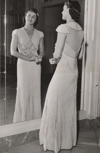 via: http://sfhcbasc.blogspot.com/2013/06/it-came-from-photo-morgue-esther.html