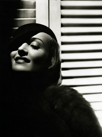 via: http://womenofthe30s-70s.tumblr.com/post/14203896073