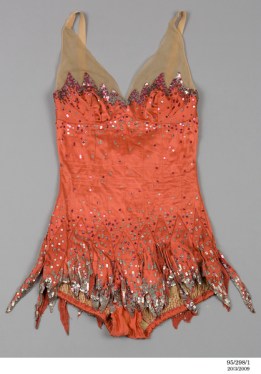 via: http://www.powerhousemuseum.com/insidethecollection/2013/06/esther-williams-neptunes-other-daughter/