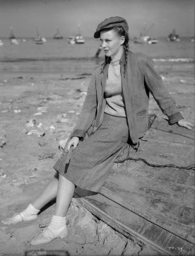 via: http://warnerarchive.tumblr.com/post/55635100625/ginger-rogers-in-primrose-path-1940