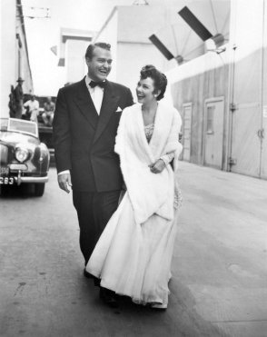 via: http://www.doctormacro.com/Movie%20Summaries/L/Lovely%20to%20Look%20At.htm