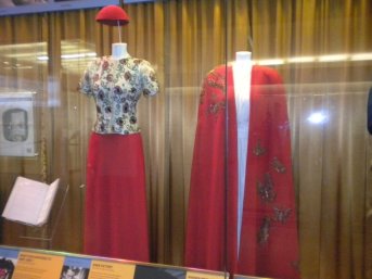 via: https://cinematicfrontier.wordpress.com/2014/01/12/smithsonian-national-museum-of-american-history/