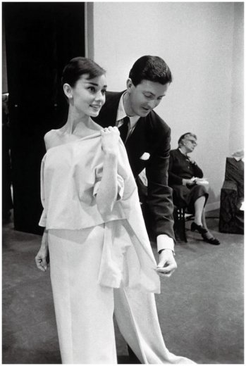 via: http://www.chaos-mag.com/designer-muse-audrey-hepburn-inspired-designs-hubert-de-givenchy/
