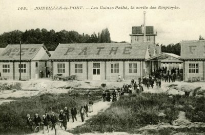 via: http://www.usinenouvelle.com/article/quand-l-histoire-de-l-industrie-s-ecrivait-en-banlieue-parisienne.N193368