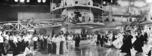 via: http://www.classicmoviehub.com/blog/classic-movie-pictorials-ginger-rogers-on-the-set-guest-post-by-ron-fisher/