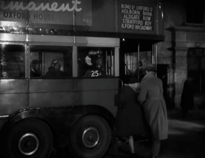 The 39 Steps: Robert Donat and Lucie Mannheim