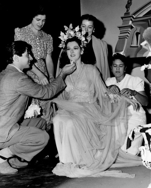 The Feminine Touch: Rosalind Russell