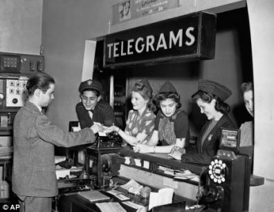 A telegram office in New York in 1942 via: http://www.dailymail.co.uk/news/article-2052728/Transcontinental-telegraph-150th-anniversary-worlds-1st-social-network.html