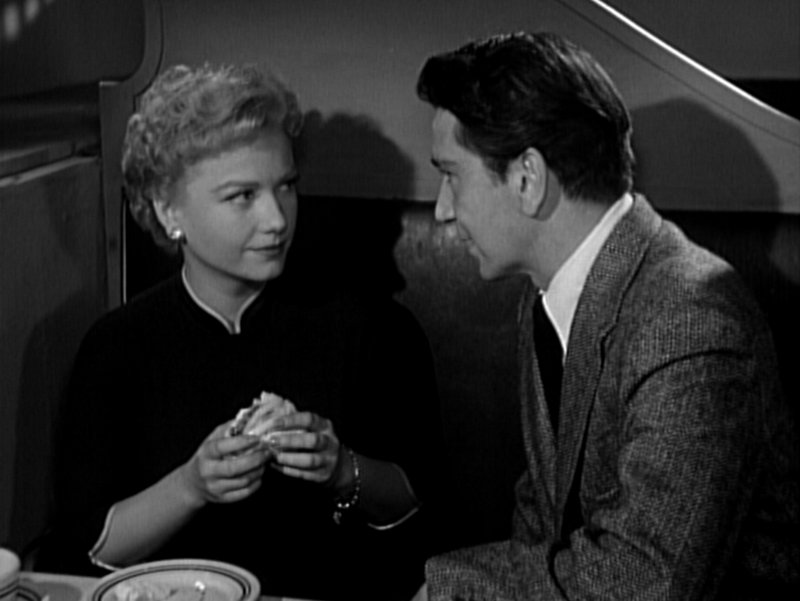 The Blue Gardenia: Anne Baxter and Richard Conte
